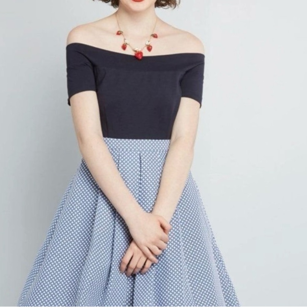 EUC ModCloth Over the Shoulder Flare Dress